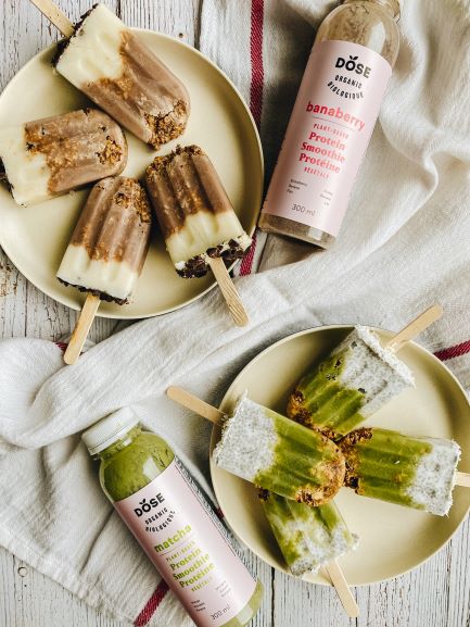 Healthy Smoothie and Granola Breakfast Popsicles